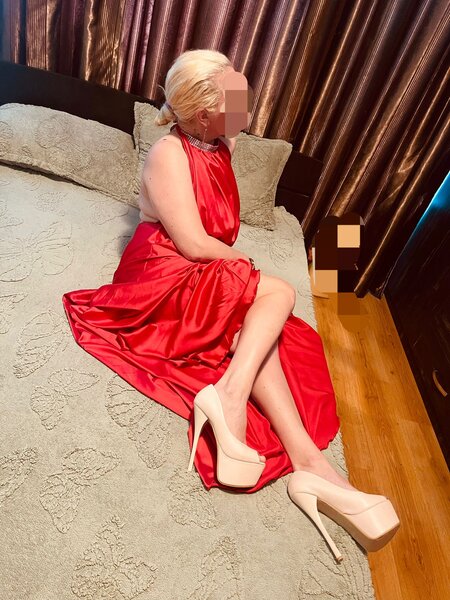 Blonda 41 ani, poze reale, Arena Nationala,